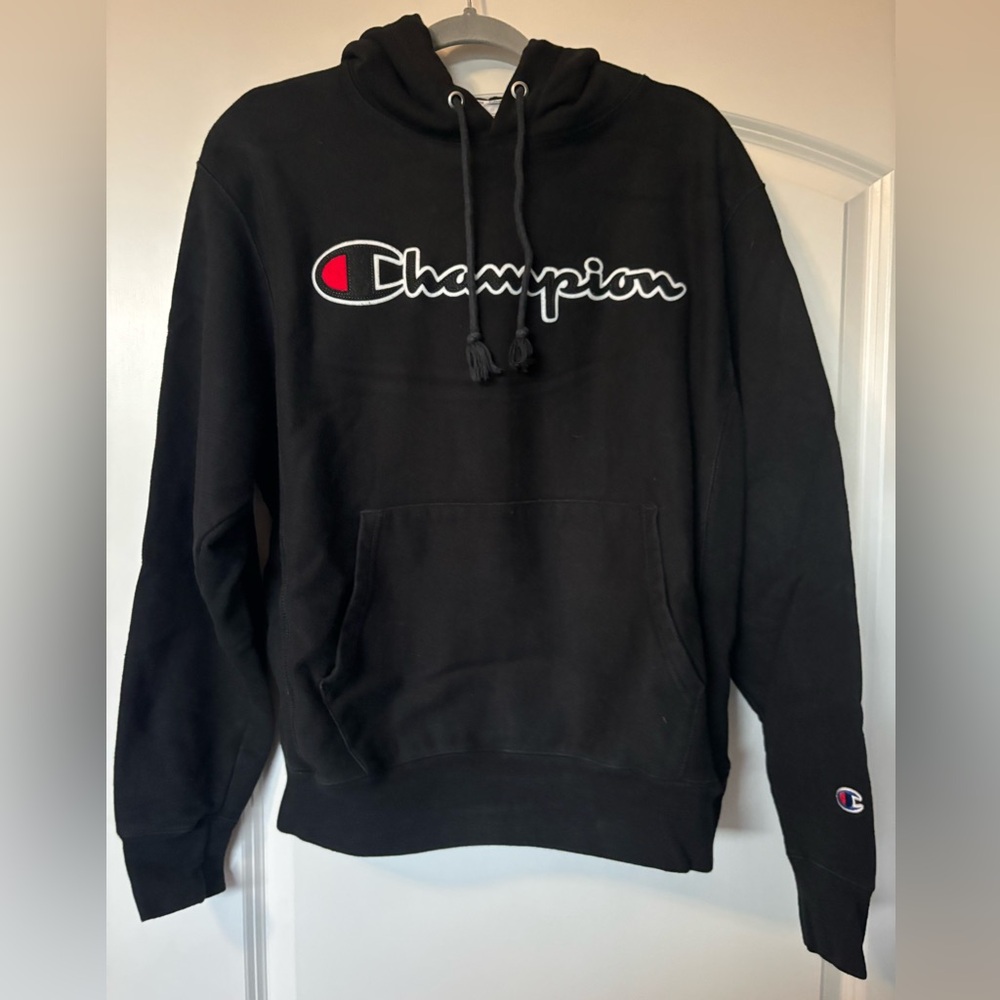Champion hoodie size M